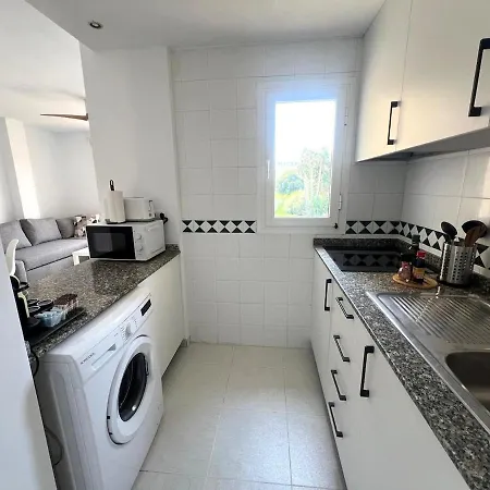 Inmobiliaria Leo Apto Hoyo 18 1 아파트