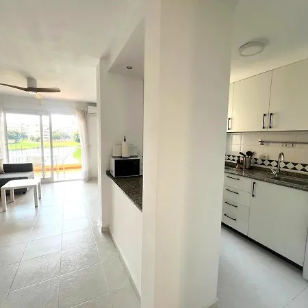 Inmobiliaria Leo Apto Hoyo 18 1 아파트 *