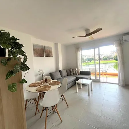 Inmobiliaria Leo Apto Hoyo 18 1 아파트