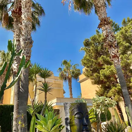 Inmobiliaria Leo Apto Hoyo 18 1 *